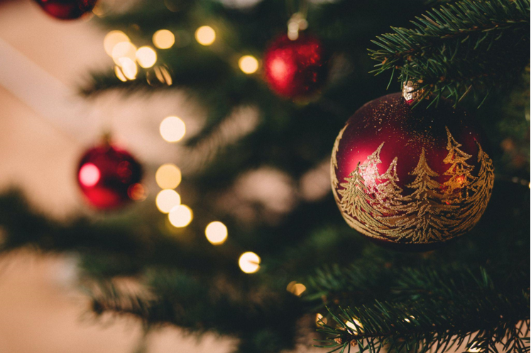 Picking the Perfect Artificial Christmas Tree for Your New Year's Celebration