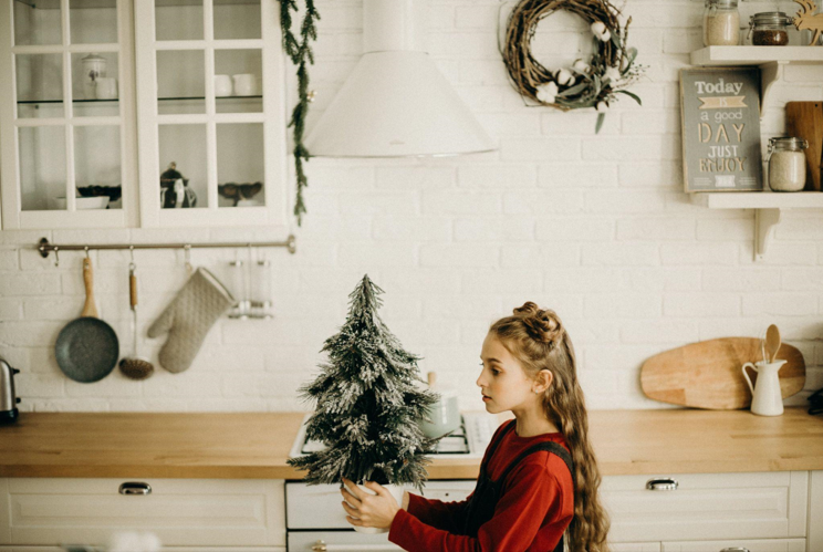 From Christmas to New Year's Eve, Artificial Trees are Versatile Decorations for Celebrating Babies